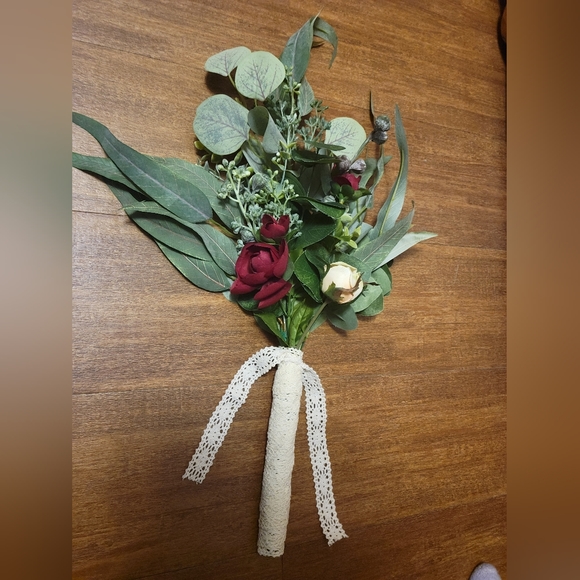 Faux Floral Wedding Decor - Picture 5 of 7